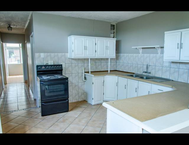 3 BEDROOM FLAT SOLD IN KILNER PARK
